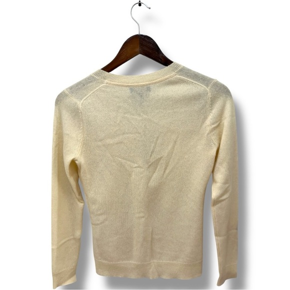 195 Charter Club Luxury | NWT Cream Cashmere V-neck Sweater (size S/M) - Picture 3 of 10